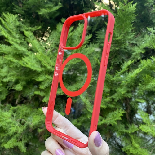 Dış Çekim Ön Yüz İPhone 15 Pro Max Kırmızı Çerçeveli MagSafe Kılıf
