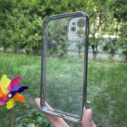 Dış Çekim Arka Yüz İphone 11 Gümüş Çerceveli Elmas Görünümlü Silikon Kılıf