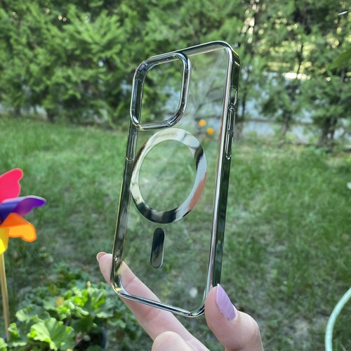 Dış Çekim Ön Yüz iPhone 14 Pro Gümüş Parlak Kenarlı MagSafe Kılıf