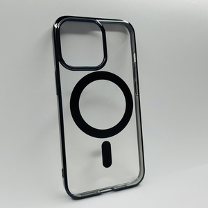 iPhone 13 Pro Siyah Parlak Kenarlı MagSafe Kılıf