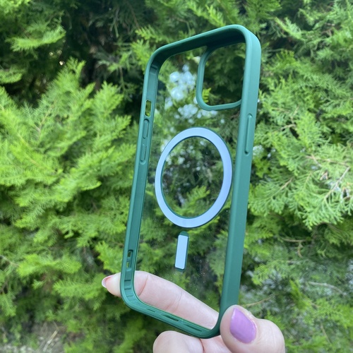 Dış Çekim Arka Yüz iPhone 15 Yeşil Çerçeveli MagSafe Kılıf