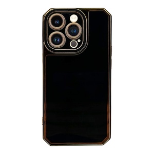iPhone 14 Pro Kamera Korumalı Altın Renkli Siyah Silikon Kılıf