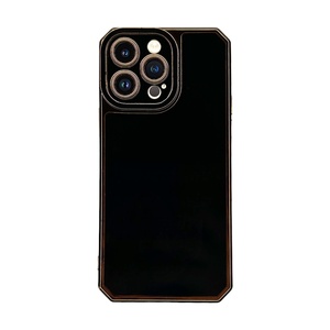 iPhone 14 Pro Max Kamera Korumalı Altın Renkli Siyah Silikon Kılıf