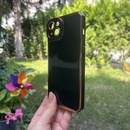 Dış Çekim Ön Yüz iPhone 14 Plus Kamera Korumalı Altın Renkli Siyah Silikon Kılıf
