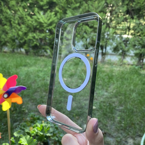 Dış Çekim Arka Yüz iPhone 14 Pro Gümüş Parlak Kenarlı MagSafe Kılıf